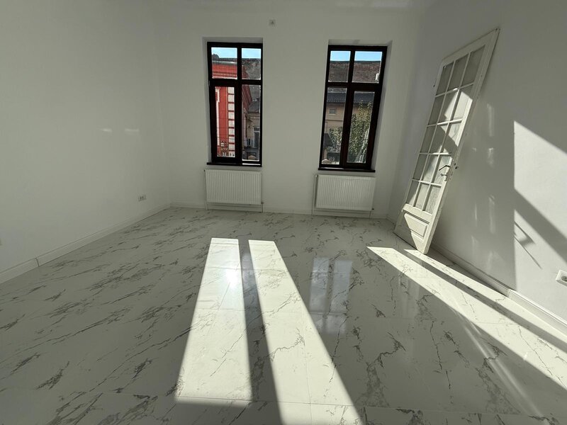 Unirii - Palatul Parlamentului - Manastirea Antim-