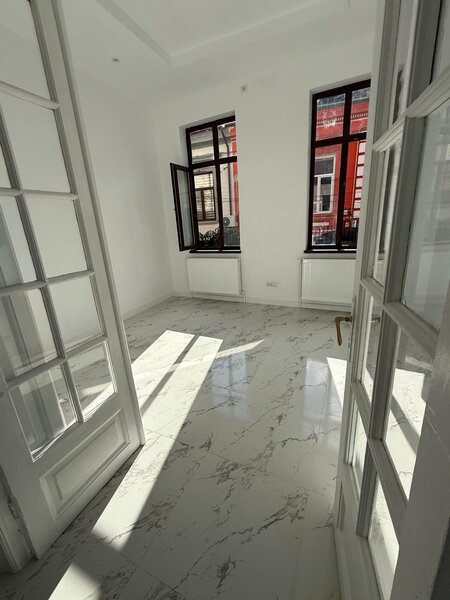 Unirii - Palatul Parlamentului - Manastirea Antim-