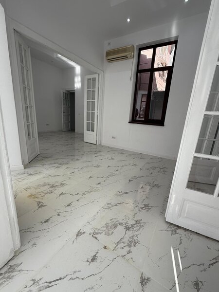 Unirii - Palatul Parlamentului - Manastirea Antim-