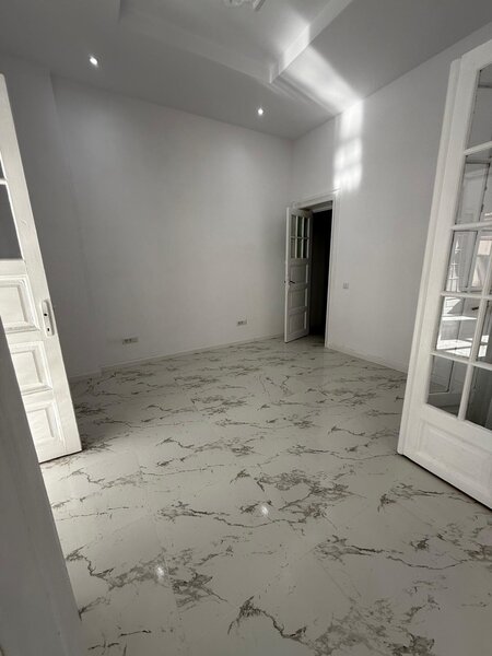 Unirii - Palatul Parlamentului - Manastirea Antim-
